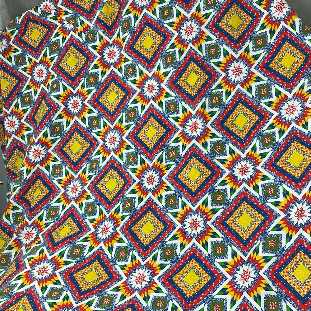 Handmade colorful 70s cheater quilt print round cotton tablecloth 94” x 96” - Picture 2 of 4